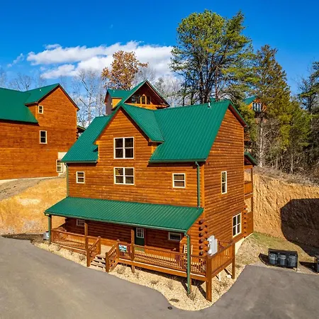 5Bd5B Escape Cabin With 2 Hottubs, Thtr &Game Rm,1Mi To The Parkway! 4Mi To Dollywood - Spring Deal